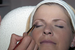 Braut-Make-up Hof, Augenbrauen